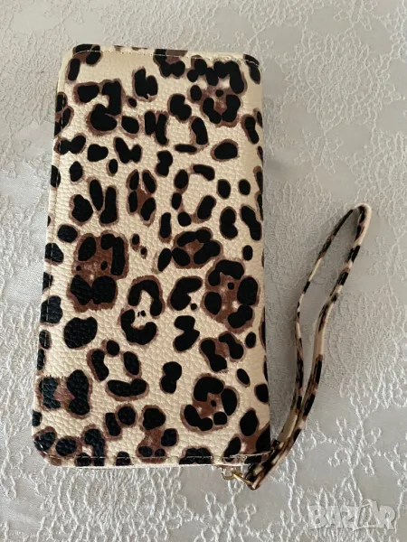Ново дамско портмоне, с леопардов акцент, снимка 1