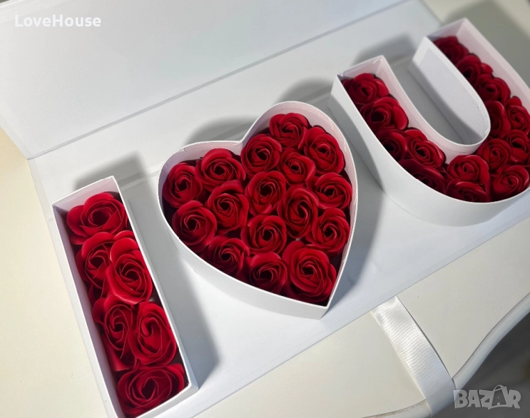 LOVE Deluxe Box с червени сапунени рози - идеалният подарък, снимка 1