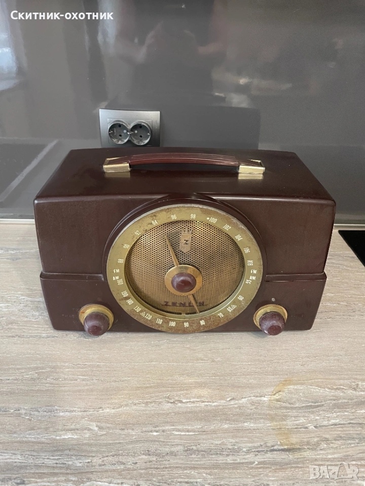 Антикварно радио Zenith, снимка 1