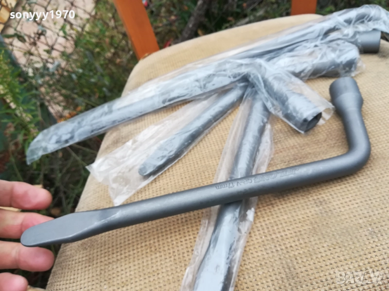 17ММ-ЛУЛА КЛЮЧ ЗА ГУМИ 1БР 25ЛВ 0811251918, снимка 1