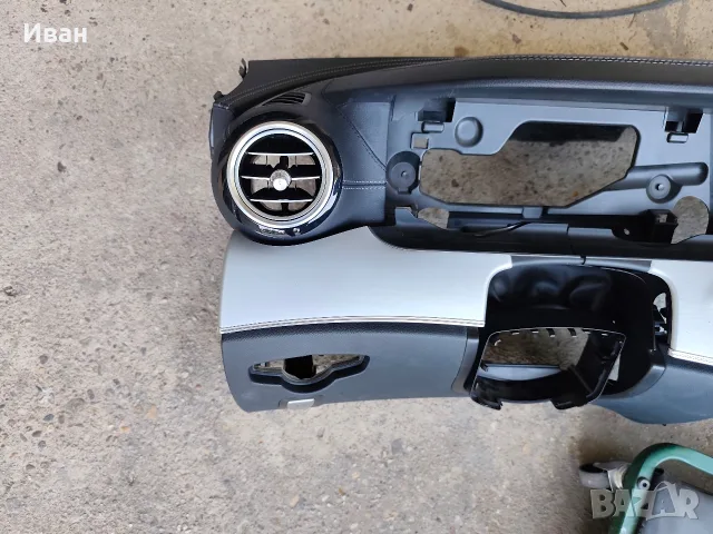 Табло за Mercedes W213, снимка 3 - Части - 55845408