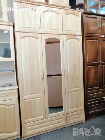 Гардероб трикрилен с огледало-масив в Гардероби в гр. Пловдив ...