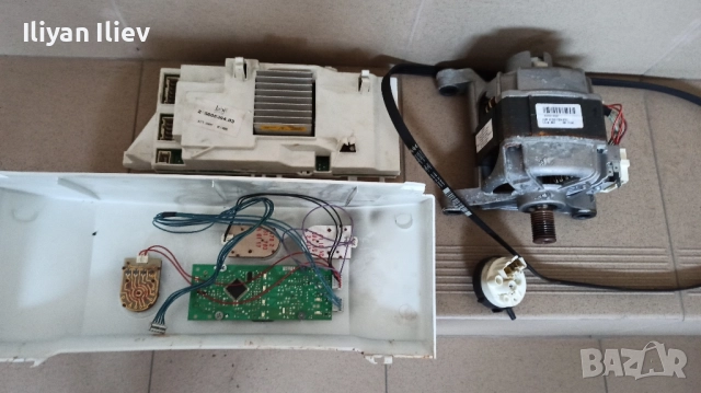 Пералня Ariston Hotpoint AVTL 89 за части 