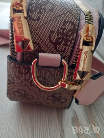 Guess - дамска чанта , снимка 8 - Чанти - 44508812