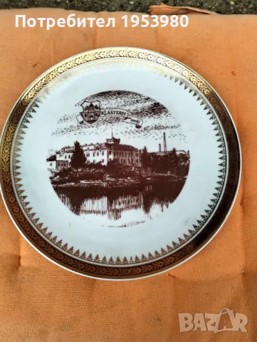 Порцеланова чиния за стена, снимка 1