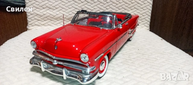Ford cristaline 1953 (1:18)