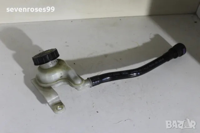 Казанче спирачна течност Форд Фиеста 6 2011 1.4tdci 68hp Ford Fiesta 6 8v512k478ae