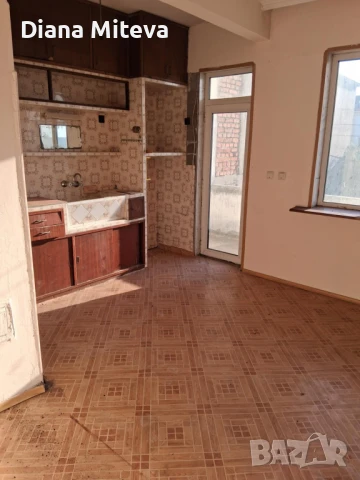 Етаж от къща с гараж, снимка 1