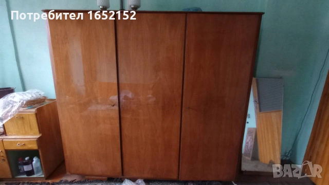 Трикрилен гардероб 