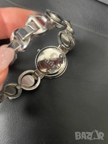 Дамски часовник Versace versus, снимка 4 - Дамски - 48876550