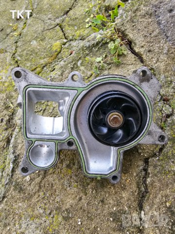 Водна помпа Бмв F01,F06,F10,F30,E70, E71