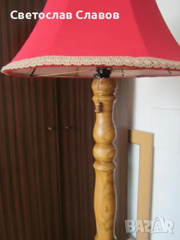 Висок лампион със стойка от червен американски дъб 4, снимка 3 - Лампиони - 49123241