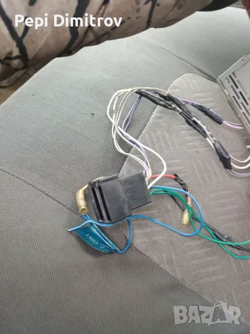 CD плейър Sony CDX-R3000, снимка 3 - Части - 48263208