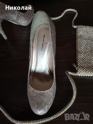 Дамски златисти луксозни обувки с подходяща чантичка, снимка 5 - Дамски обувки на ток - 50152553