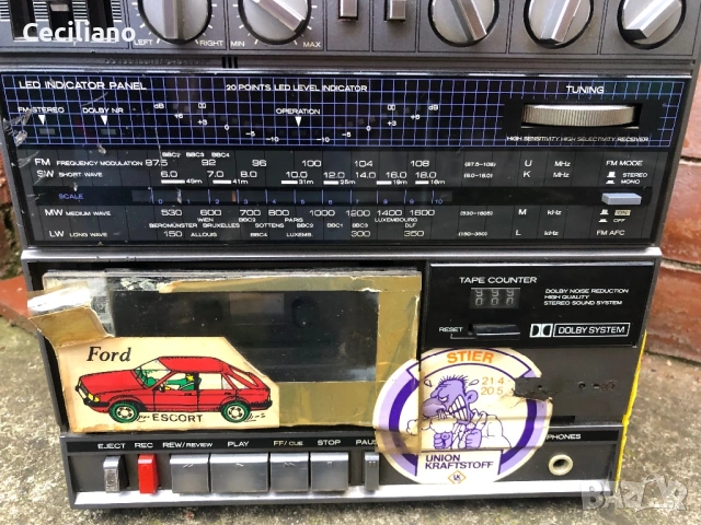 Радиокасетофон HITACHI TRK 9100E -за части-донор!, снимка 3 - Радиокасетофони, транзистори - 53731663