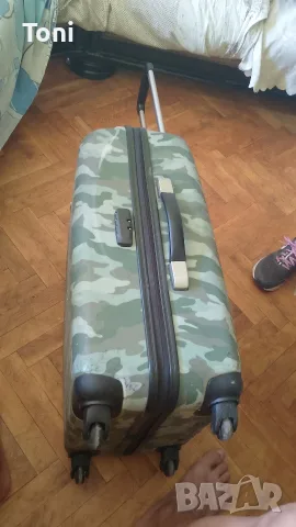 камуфлажен куфар American Tourister 