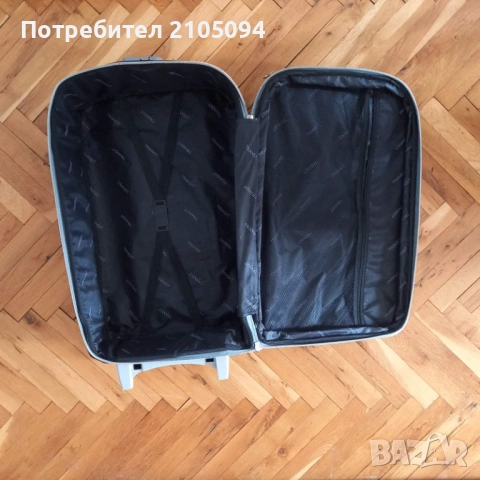 Куфар - 40 литра, снимка 3 - Куфари - 53810556