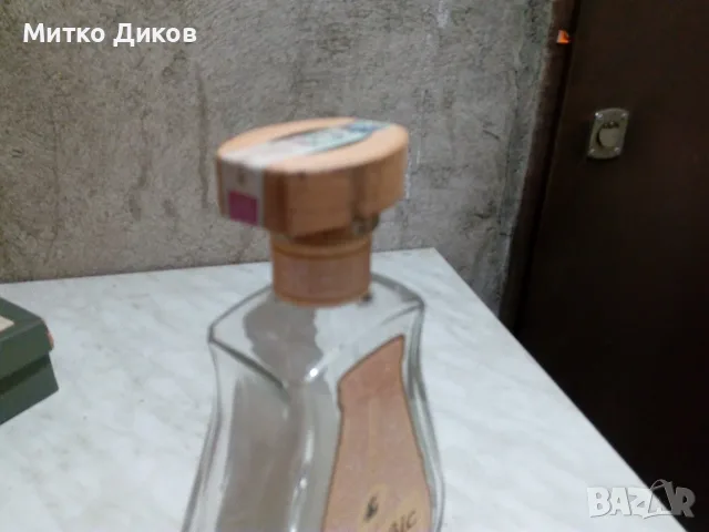 Красиво стъклено шише от ракия отлежала Аламбик като ново, снимка 2 - Други - 55953356
