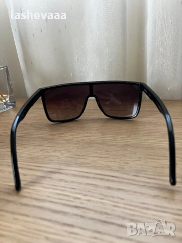 Слънчеви очила Carrera, снимка 6 - Слънчеви и диоптрични очила - 53556905
