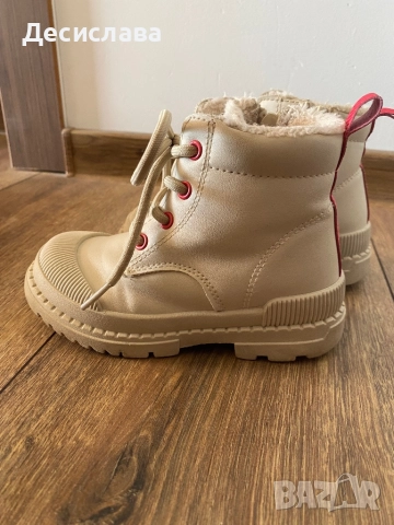 Бежови боти 25 номер, снимка 2 - Детски боти и ботуши - 51497676