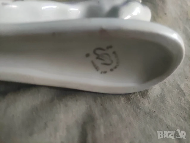 Продавам Продавам порцеланов пепелник Баба Вида и порцеланов фигурка паун, снимка 14 - Фигурки - 50744744