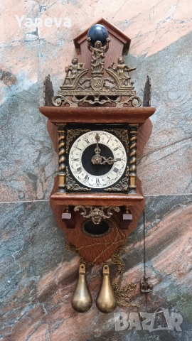 Холандски стенен часовник Zaandam , произведен през 60-те години на XX век.