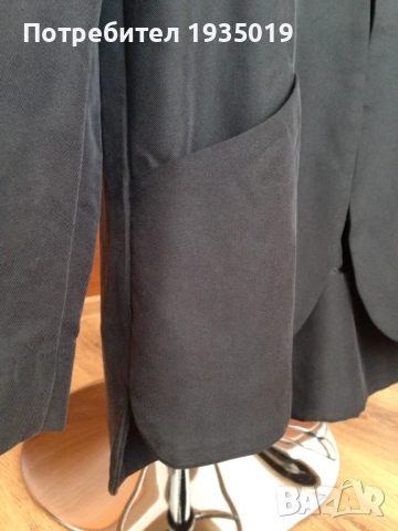 Сака  тъмносиво