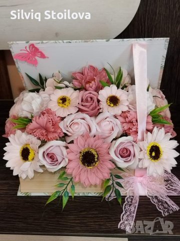Кутия книга със сапунени цветя страхотен подарък за всеки специален павод, снимка 7 - Подаръци за жени - 40950715