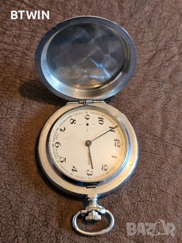 Съветски джобен часовник MOLNIJA – Made in USSR ! , снимка 3 - Антикварни и старинни предмети - 53646103