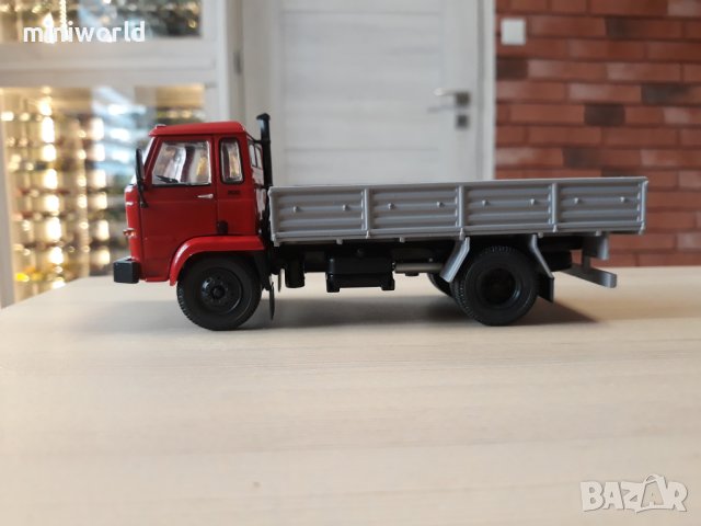 Star 200 бордови 1976 - мащаб 1:43 на DeAgostini моделът е нов в блистер, снимка 2 - Колекции - 41725697