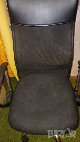 Продавам офис стол KRING с газов механизъм, снимка 3 - Столове за офис - 56328116