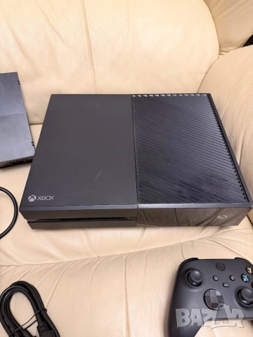 Xbox One черен + контролер, снимка 3 - Xbox конзоли - 52856385