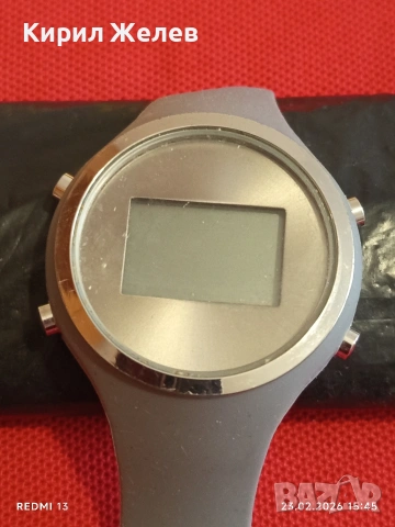 Дамски електронен часовник AVON не е тестван много красив 49016