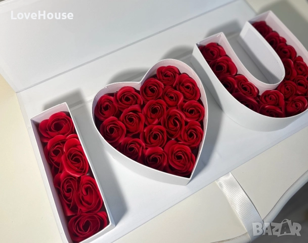 LOVE Deluxe Box с червени сапунени рози - идеалният подарък, снимка 1