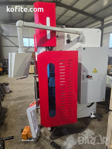 CNC Хидравличен абкант 125 т / 3200 мм, снимка 6 - Други машини и части - 53116169