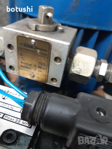 Преса хидравлична, снимка 6 - Други машини и части - 52444555