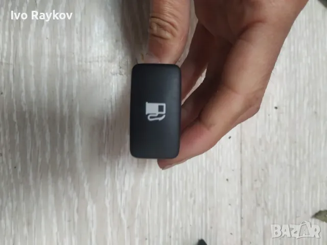  БУТОН , резервоар  ГОРИВО 15A492 ,  LEXUS RX II XU30