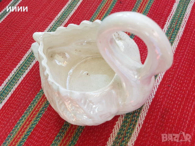 Порцеланова бонбониера лебед