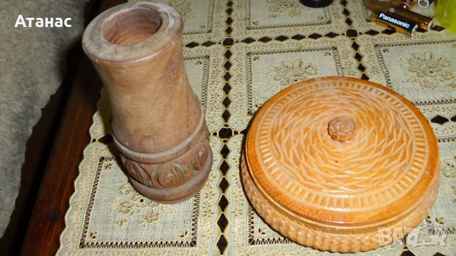 Сувенири изработени от дърво - ваза и кутия бижута  от соца , снимка 1 - Антикварни и старинни предмети - 40912303