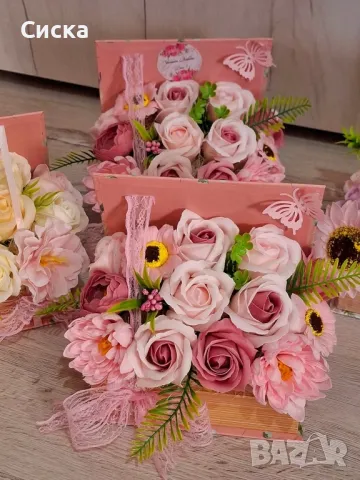 Разнооблазие на кутия книга" със сапунени цветя подходящ подарък за всеки повод, снимка 12 - Подаръци за жени - 40950959