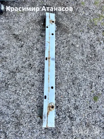 Основа предна броня за Тойота аурис. 2010-2012г, снимка 2 - Части - 49599882