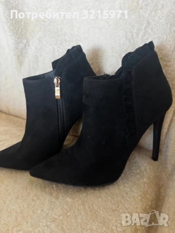 Черни Боти на ток