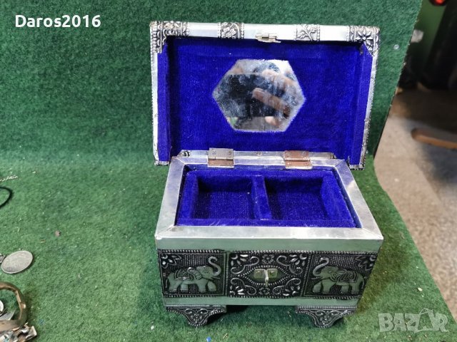 Стара кутия за бижута , снимка 10 - Антикварни и старинни предмети - 39429393