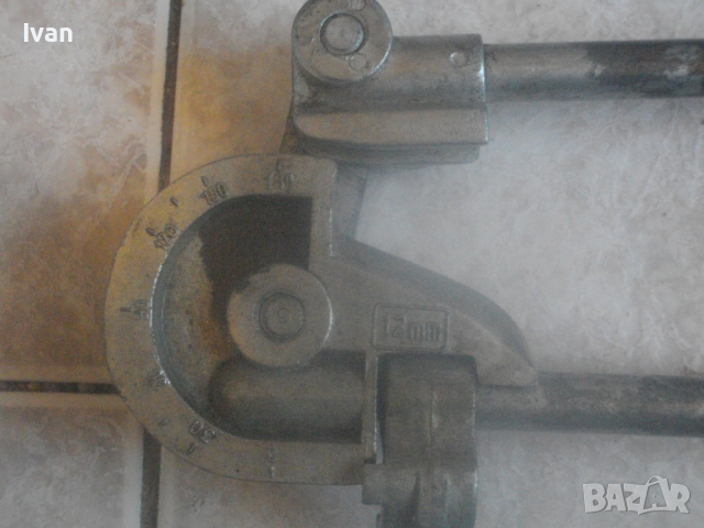 Немски Ръчен Тръбогиб 12мм-Уред за огъване на меки и полутвърди тръби-Масивен-Отличен-Радиус 35мм, снимка 3 - Други инструменти - 44560799