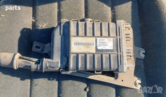 Компютър Двигател VW Пасат 3 1.8 Бензин - Голф 3 - Ауди 80 - 90 - 443907311B - 0261200261, снимка 2 - Части - 53776468