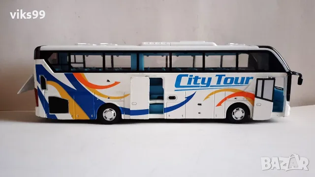 City Tour Bus Pull Back - Мащаб 1:32, снимка 5 - Колекции - 56019497