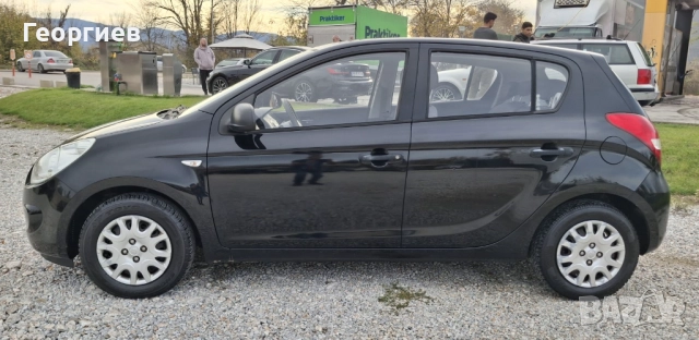 Hyundai i20 Classic 1.2i 78PS, снимка 8 - Автомобили и джипове - 52043457