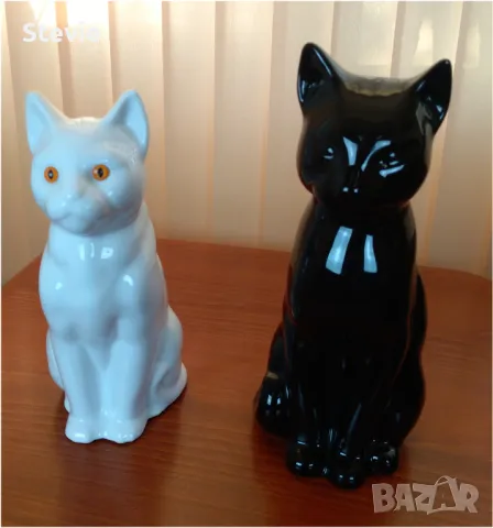Порцеланови фигури на котки