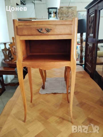 Нощно шкафче в стил Луи XV , снимка 2 - Шкафове - 52154762