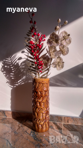 Тежка, масивна, керамична ваза от Германия. 